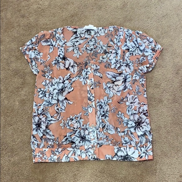 Forever 21 Tops - Forever 21 Floral Peach Blouse